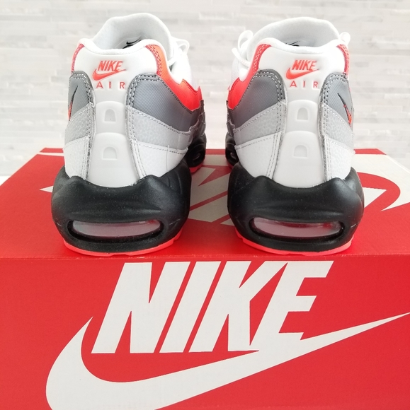 🛑SOLD 🛑New NIKE Air Max 95 Essential Sneakers - Picture 4 of 7